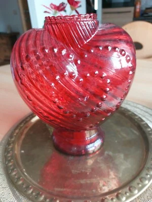 Vintage Glas Vase In Rot  - Bild 1 von 3