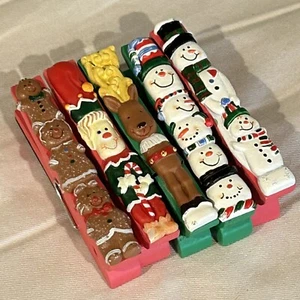 5 Wooden Clothes Pins Christmas Decorated With Magnet Back - Picture 1 of 2