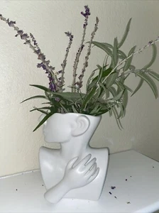 Jarrón blanco con oreja busto facial de cerámica a mano decoración abstracta maceta suculenta - Imagen 1 de 13