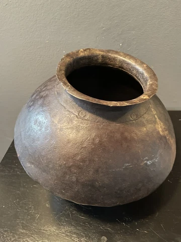 Vintage Cast Iron Cauldron Pot Vase Flower Pot Old Cast Iron Heavy Cover