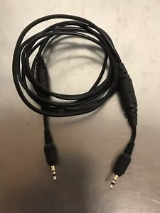 I/O to I/O Link Cable for the TI-83, TI-83 Plus, TI-86, TI-89 - Picture 1 of 2