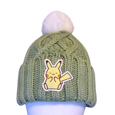 Pokemon Pikachu Eléctrico Tipo Verde Puño PomPom Sombrero 2024 Criaturas Nintendo TM Foto 1 de 4