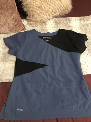 Greys Anatomy Active LARGE scrub top - Image 1 of 4