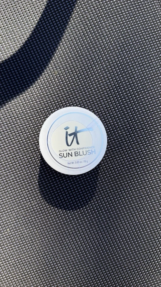 It Cosmetics Glow with Confidence Sun Blush Sunlit 10 Full Size New Sealed - Image 1 of 1