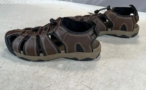 Men's Khombu Hal Brown Faux Leather Closed Toe Fisherman Sandals, Size 11 NEW - Picture 1 of 6