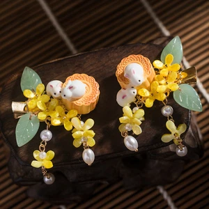 Tocado Hanfu Mid-Otoño Conejo Mooncake Accesorios Perla Flecos Clip - Imagen 1 de 13