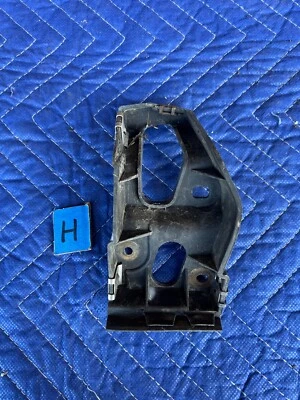 2003-2009 Audi S4 B6 B7 8E RH Front Fender Mounting Bracket 8E0853922D OEM#592EM - Image 1 of 4