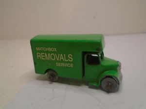 VINTAGE MOKO LESNEY MATCHBOX # 17A V-4 BEDFORD REMOVALS VAN Original w/new decal - Picture 1 of 11