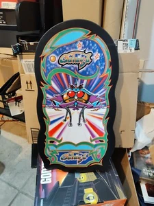 Galaga von Bandai Namco Prisma Wandbild holografisch 19"x 10,25" Holzkern NEU - Bild 1 von 2