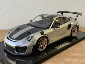 1/8 Dino Porsche 911 GT2 RS Weissach Edition En Fibra De Carbono Plateada 20 Pzs - Imagen 1 de 14