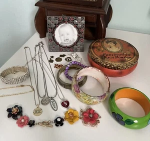 Omas Vintage Nachlass Fund Schmuck und mehr - Bild 1 von 9