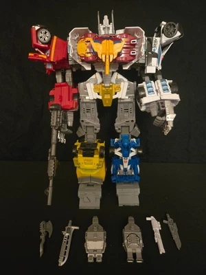 Transformers Optimus Maximus Combiner Wars Figure White version with upgrade kit - Image 1 of 4