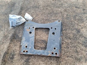 2014 HONDA FORZA 300 NSS300 MK1 TOP BOX MOUNTING PLATE BRACKET WITH SPACERS BOLT - Picture 1 of 4