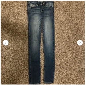Hollister Straight Leg Jeans Size 00R W 23 X L 31 Dark Blue Denim Factory Fade - Picture 1 of 3