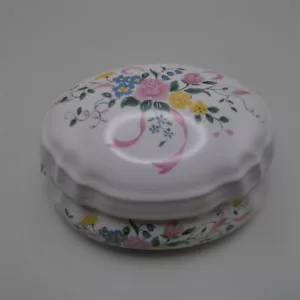 Pink Floral Musical Trinket Box Some Enchanted Evening Scalloped White Porcelain - Picture 1 of 16