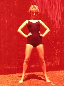 Vintage 35mm Slide Girl Posing In Swimsuit San Diego California 1958 - Picture 1 of 2
