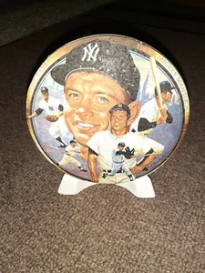 Mickey Mantle Porcelain Display With Stand Approximately 6"" - Picture 1 of 5