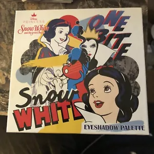 Snow White 12 Eyeshadow Palette With Mirror Disney - Picture 1 of 3