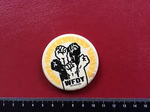 Pin Button WFDY YOUNG COMMUNIST LEAGUE 8th Assembly 1972 Anti-Imperialist Unity - Picture 1 of 2