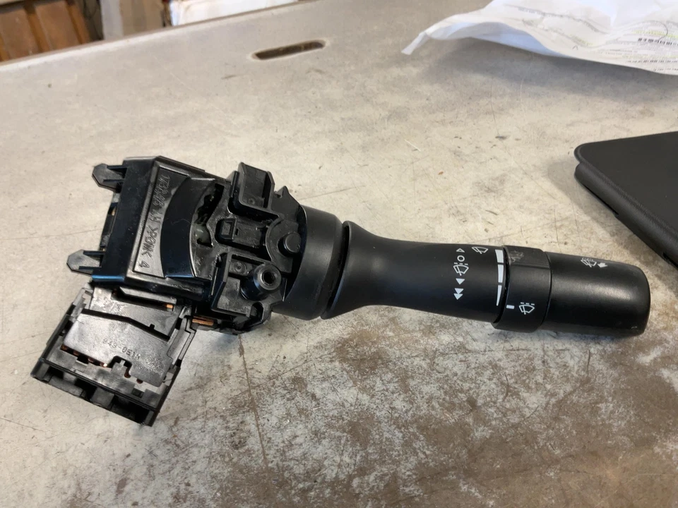 WINDSHIELD WIPER CONTROL SWITCH RH 2012 SUBARU IMPREZA SEDAN 2.0L - Изображение 1 из 3