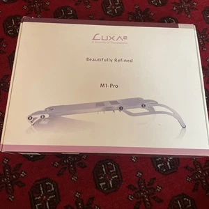 LUXA2 M1-PRO Apple MacBook Laptop Stand Lift With Swarovski Crystals - Afbeelding 1 van 13