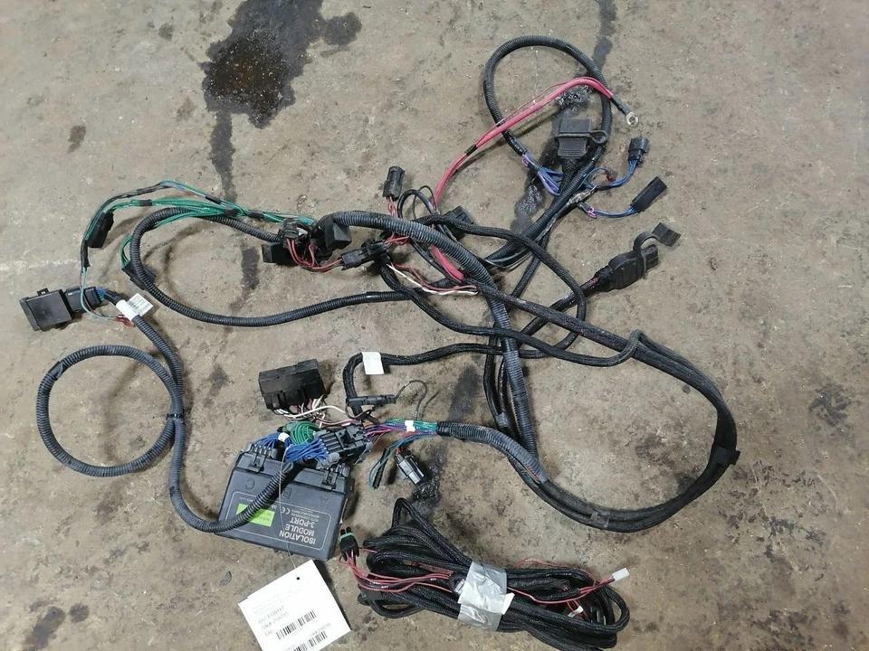 Arnés de cableado para quitanieves Fisher con módulo de aislamiento de 3 puertos 29070 Foto 1 de 4