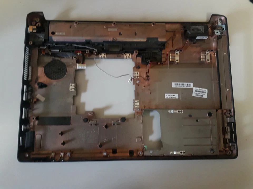 Compaq Pesario C700 Bottom Housing - Image 1 of 2