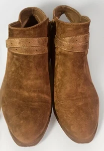 Sonoma Women's Cute Boots Size 9.5 Wide Dark Brown Faux Suede Booties Preowned - Picture 1 of 4