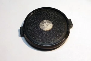 Front 49mm Lens cap snap on type plastic black ( with slight damage) - Picture 1 of 6