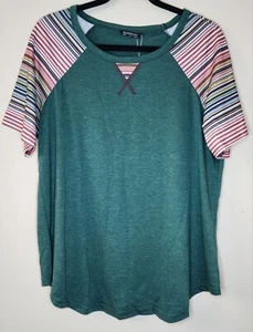 NWT Women's Bloomchic Striped Contrast Raglan Sleeve Curved Hem T-Shirt -Size 12 - Picture 1 of 9