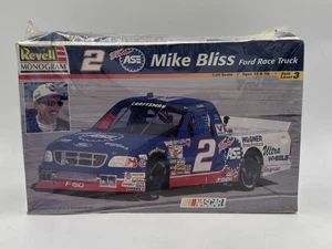 Revell Mike Bliss #2 Ford Race Truck Kit #85-2547 Scale 1:24 - New - Box Damage - Picture 1 of 7