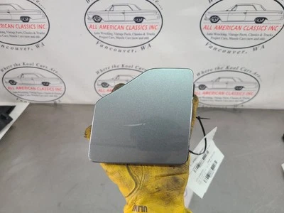 Cadillac XLR 2004 conjunto de puerta de llenado de combustible, gris - OEM Foto 1 de 4