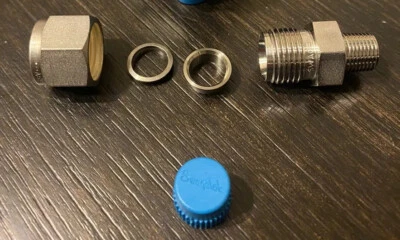 SWAGELOK SS-600-1-2 STAINLESS STEEL fitting 3/8”tube x 1/8” mnpt - Image 1 of 3