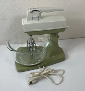 Vintage Sunbeam Mixmaster Stand Mixer W/ Bowl Beaters 10 Speed White & Black - Picture 1 of 16