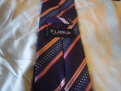 Corbata púrpura Fubu para hombre Foto 1 de 4