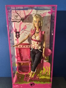 Barbie Campingpuppe mit Rasenstuhl P8437 Barbie Puppe von Mattel von 2008 - Bild 1 von 13