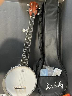Banjo de ukelele Mulucky con accesorios Foto 1 de 3