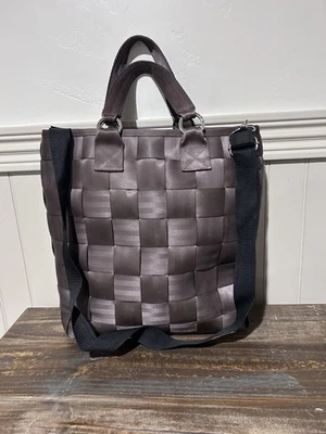 Maletín Harvey’s Seatbelt Bag marrón 15”x14” excelente estado usado Foto 1 de 4