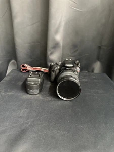 Canon EOS Rebel T2i DSLR Camera with EF-S 18-55mm f / 3.5-5.6 - Picture 1 of 4