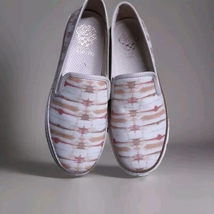 Sneakers Size 7.5 Vince Camuto Slip-On Remmeya Printed Leather Tennis Shoes - Picture 1 of 7