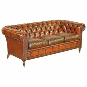 RESTORED VINTAGE OXBLOOD BORDEAUX LEATHER CHESTERFIELD CLUB SOFA ON TURNED LEGS - Picture 1 of 12