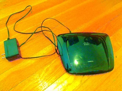 Linksys WRT610N 270 Mbps 4-Port Gigabit Wireless N Router - Image 1 of 3