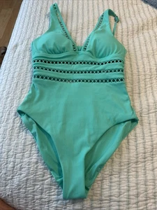 BECCA by Rebecca Virtue Modern Edge Plunge Cut Out Green One Piece Sz Small - Picture 1 of 6