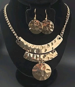 VTG Hammered Polished Gold Tone Graduated Bar Circle Bib Necklace Earring Set - Picture 1 of 5