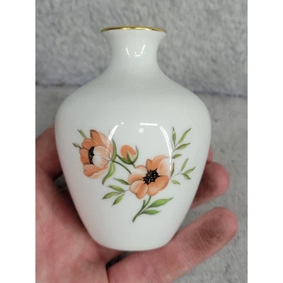 Jarrón Royal Copenhagen Dinamarca porcelana blanca borde dorado decoración floral Foto 1 de 4