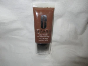 SEALED Clinique ~ Stay-Matte Oil Free Makeup ~ 29 SIENNA ~ 1fl.oz.liq/30mL - Picture 1 of 3