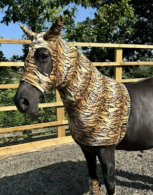 HORSE AND PONY BOUTIQUE Tiger Print Fleece Pferdehaube, Pferdepyjama, Ponyfleece Kapuze