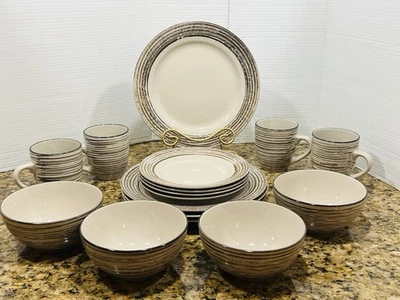 Juego de vajilla de 16 piezas de gres de cerámica Birch by Thomson beige marrón anillos modernos Foto 1 de 4