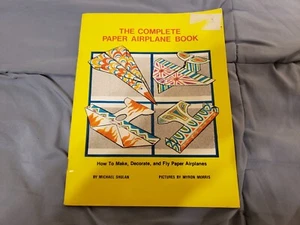 Complete Paper Airplane Book: How to Make, Decorate, & Fly VTG 1979 Paperback - Imagen 1 de 3