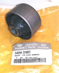 GENUINE HYUNDAI TUCSON FRONT SUSPENSION ARM BUSHING 545842E000 - Picture 1 of 1